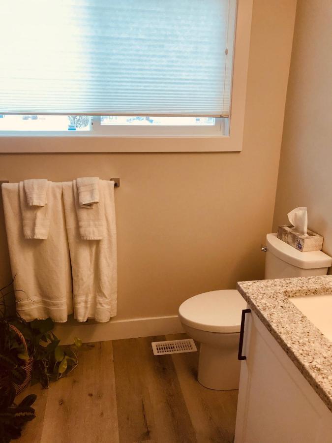 Your Home Away From Home Kelowna Dış mekan fotoğraf